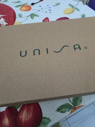 Sandalias Unisa Beige y Doradas