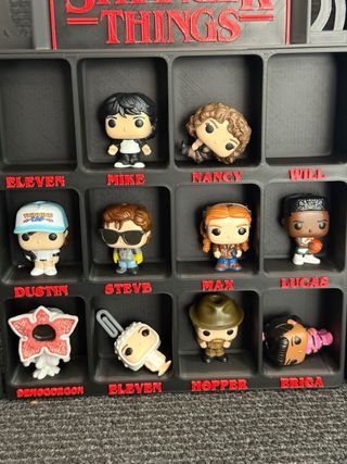 Coleção Funko Pop Stranger Things com Suporte