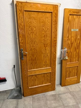 Puerta madera maciza 82,5cm con marco