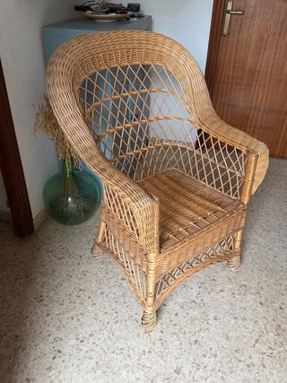 Sillón de mimbre estilo ratán