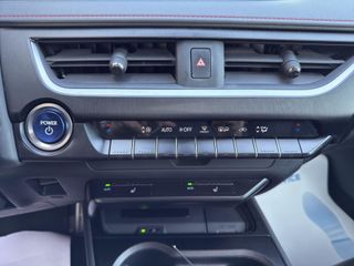 Lexus UX 2.0 250h F Sport