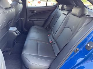 Lexus UX 2.0 250h F Sport