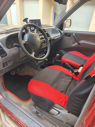 Nissan Terrano II 1996
