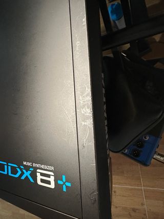 Yamaha MODX 8+ con funda y extras