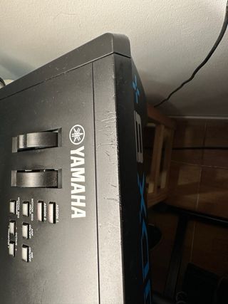 Yamaha MODX 8+ con funda y extras