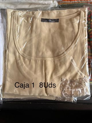 Lote Ropa 1. Venta por fallecimiento diseñadora.