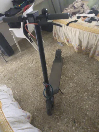 2 Patinetes Eléctricos Casi Nuevos
