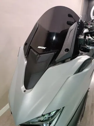 Yamaha TMAX 560 (llantas 17 homologadas)