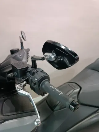 Yamaha TMAX 560 (llantas 17 homologadas)