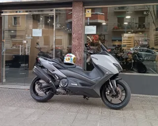 Yamaha TMAX 560 (llantas 17 homologadas)