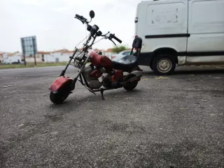 Moto Infantil Harley-Davidson Roja y Negra