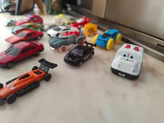 Lote Coches Juguete Hot Wheels y Más