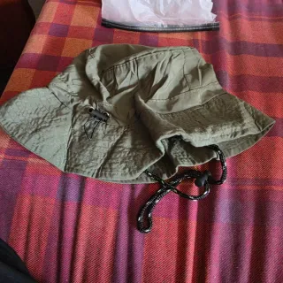 Gorro de pesca verde