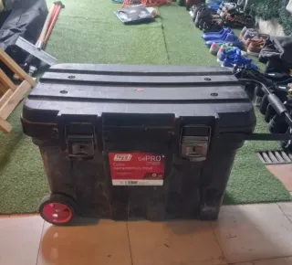 Caja de herramientas móvil con ruedas