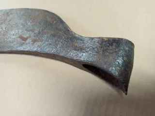 Hacha antigua Tuixent