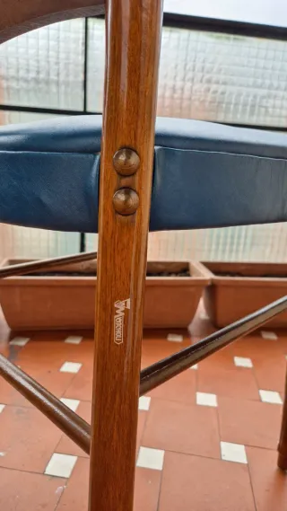 Silla vintage de madera maciza