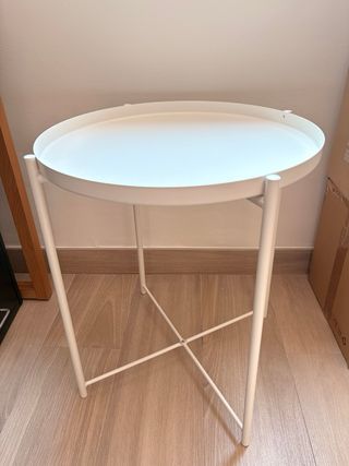 Mesa auxiliar IKEA Gladom blanca