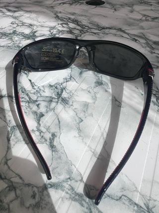 Gafas de sol O'Neill negras y rojas