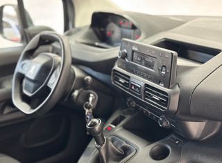 Partner 3 ASIENTOS con 80.000km y 1.000kg de carga