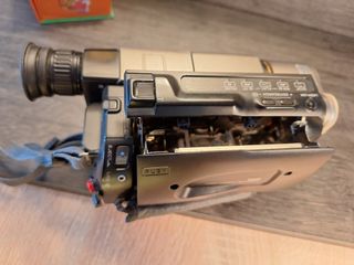 Videocámara Sony Handycam CCD-TRV46E Hi8