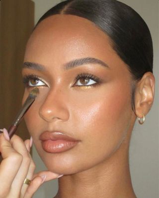 MAQUILLADORA Y PELUQUERA PROFESIONAL