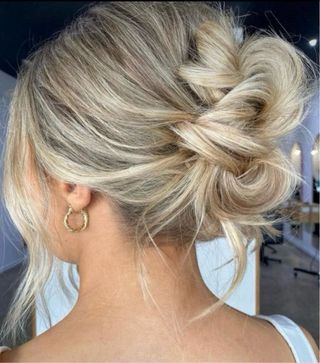 MAQUILLADORA Y PELUQUERA PROFESIONAL