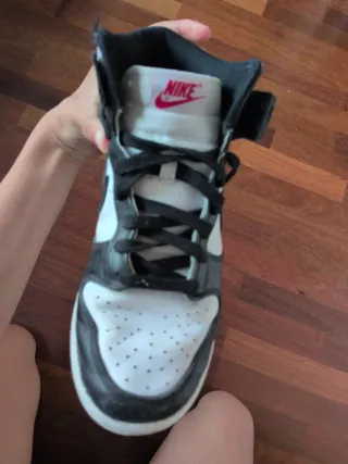 Zapatillas Nike altas negras y blancas talla 38