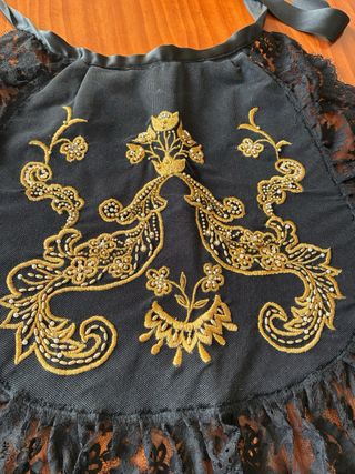 Delantal Belleza Alicantina Negro Dorado