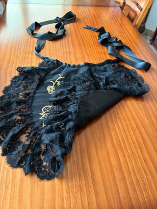 Delantal Belleza Alicantina Negro Dorado