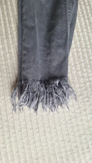 Pantalón gris marca Brownie