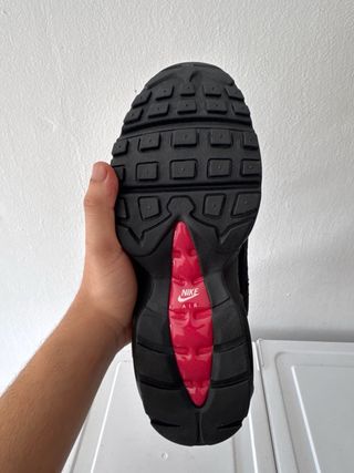 Nike Air Max 95 Negras