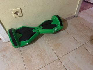 Patinete eléctrico verde