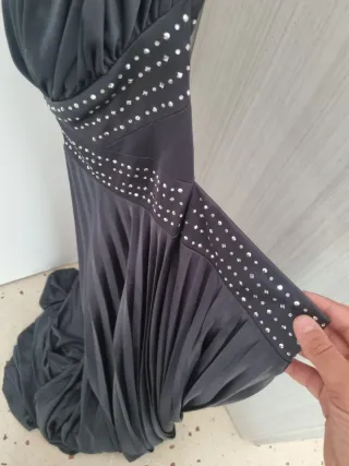 Vestido largo invitada boda gris plata