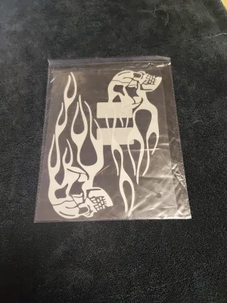 pareja de pegatina calavera fuego plateada