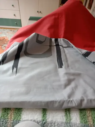 Funda nórdica gris y roja