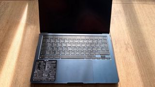 MacBook Air M2 Gris.