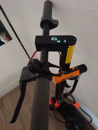 Patinete eléctrico con 2 baterías y casco