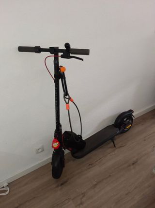 Patinete eléctrico con 2 baterías y casco