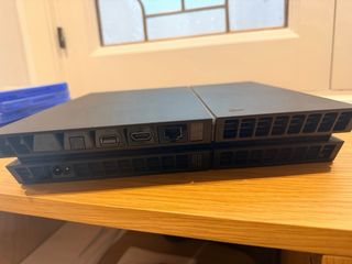 PS4 Negra + 5 Juegos