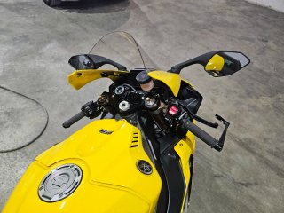 Yamaha R1 2015 Amarilla y Negra No cambios.