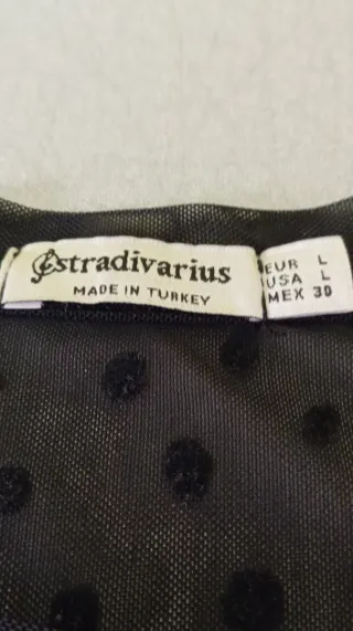 Camiseta negra Stradivarius Talla L