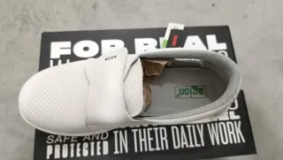 Zapatos de trabajo Kingsman blancos