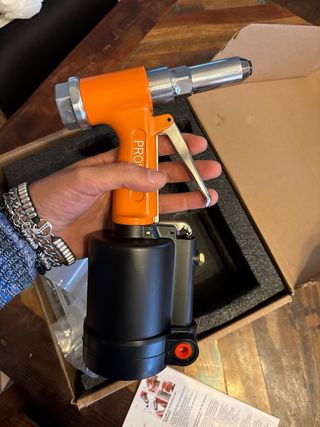 Pistola Rivettatrice Pneumatica PROSTER