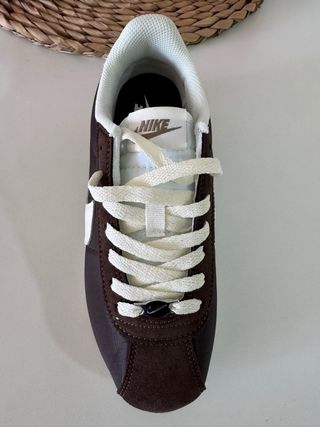 Zapatillas Nike Cortez Marrones y Blancas