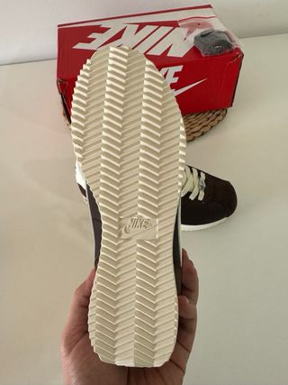 Zapatillas Nike Cortez Marrones y Blancas