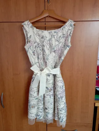 Vestido de fiesta beige y multicolor. Talla 40