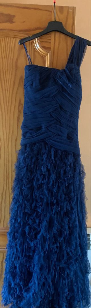 Vestido de fiesta azul con volantes