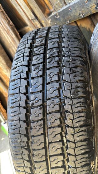 Juego de 4 neumáticos con llantas calibradas