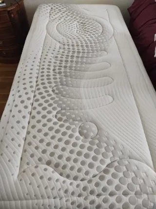 2 Camas Articuladas 90 cm madera, colchones, mando