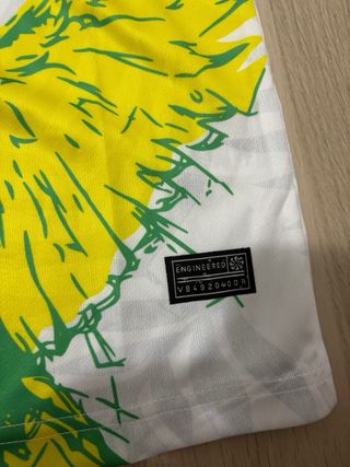 Camiseta Nike Brasil Edición Limitada Pájaros Tall